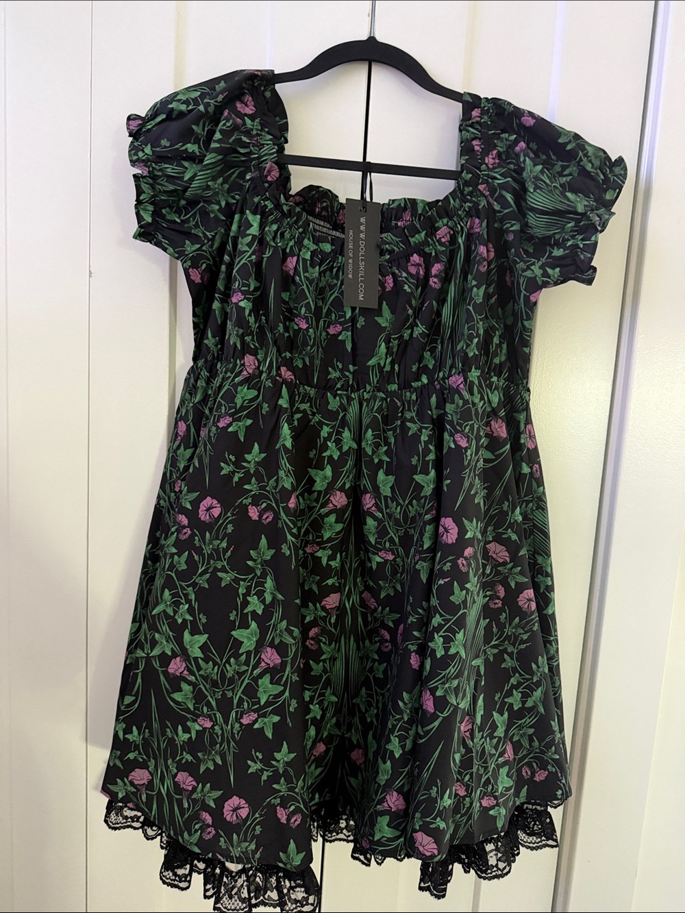 Black Floral Lace-Hem Babydoll Dress — Green & Purple Print fits like an xl